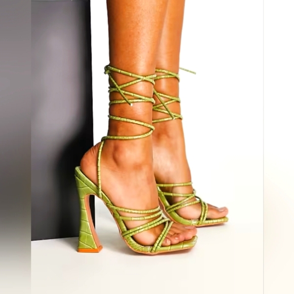 Shein Women's Heels - Picture 1 of 8